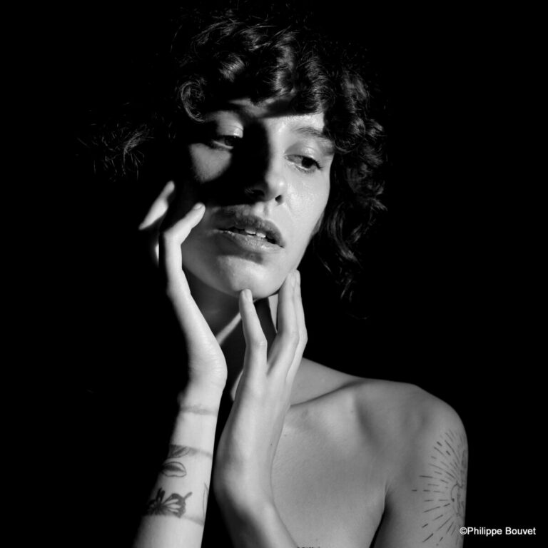 Séance de modèle vivant avec Nana — séance artistique à Espace Lux Aeterna Paris