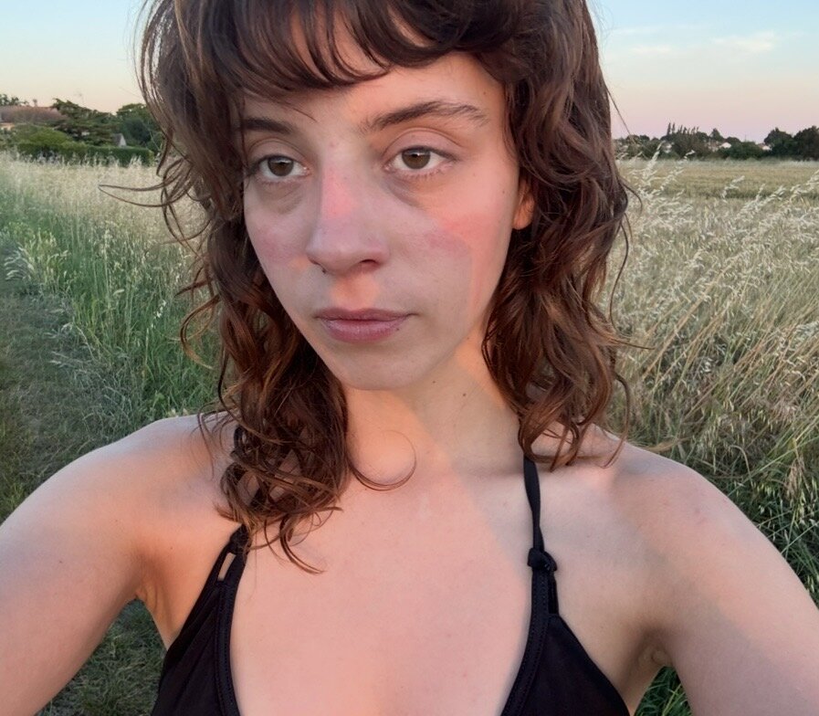 Portrait avec Jeannehihi — séance artistique à Espace Lux Aeterna Paris