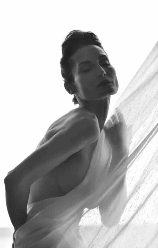 Life drawing session with Christine — art session at Espace Lux Aeterna Paris