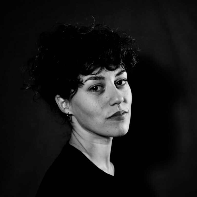 Modèle vivant avec Louise — séance artistique à Espace Lux Aeterna Paris